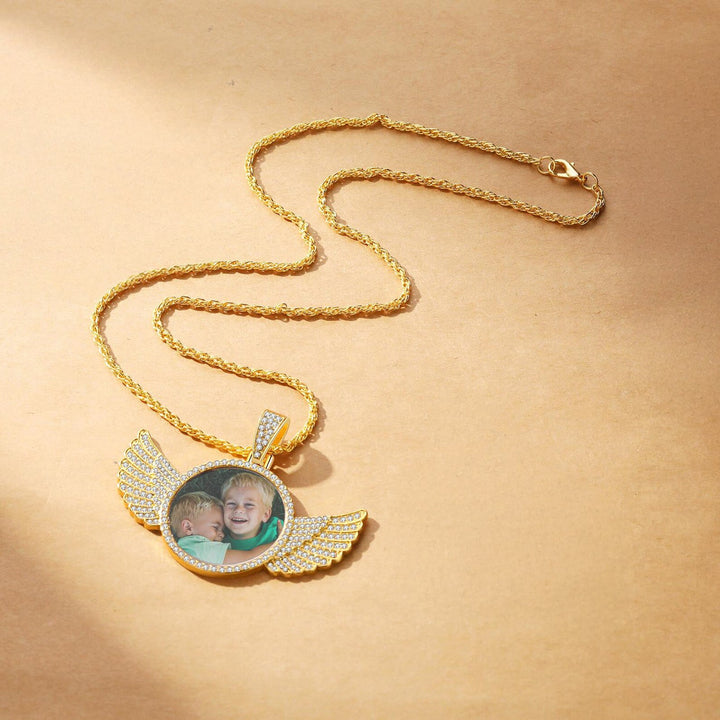 Collana Ciondolo con le Ali con Foto Personalizzata in Acciaio - My Mo Gioielli